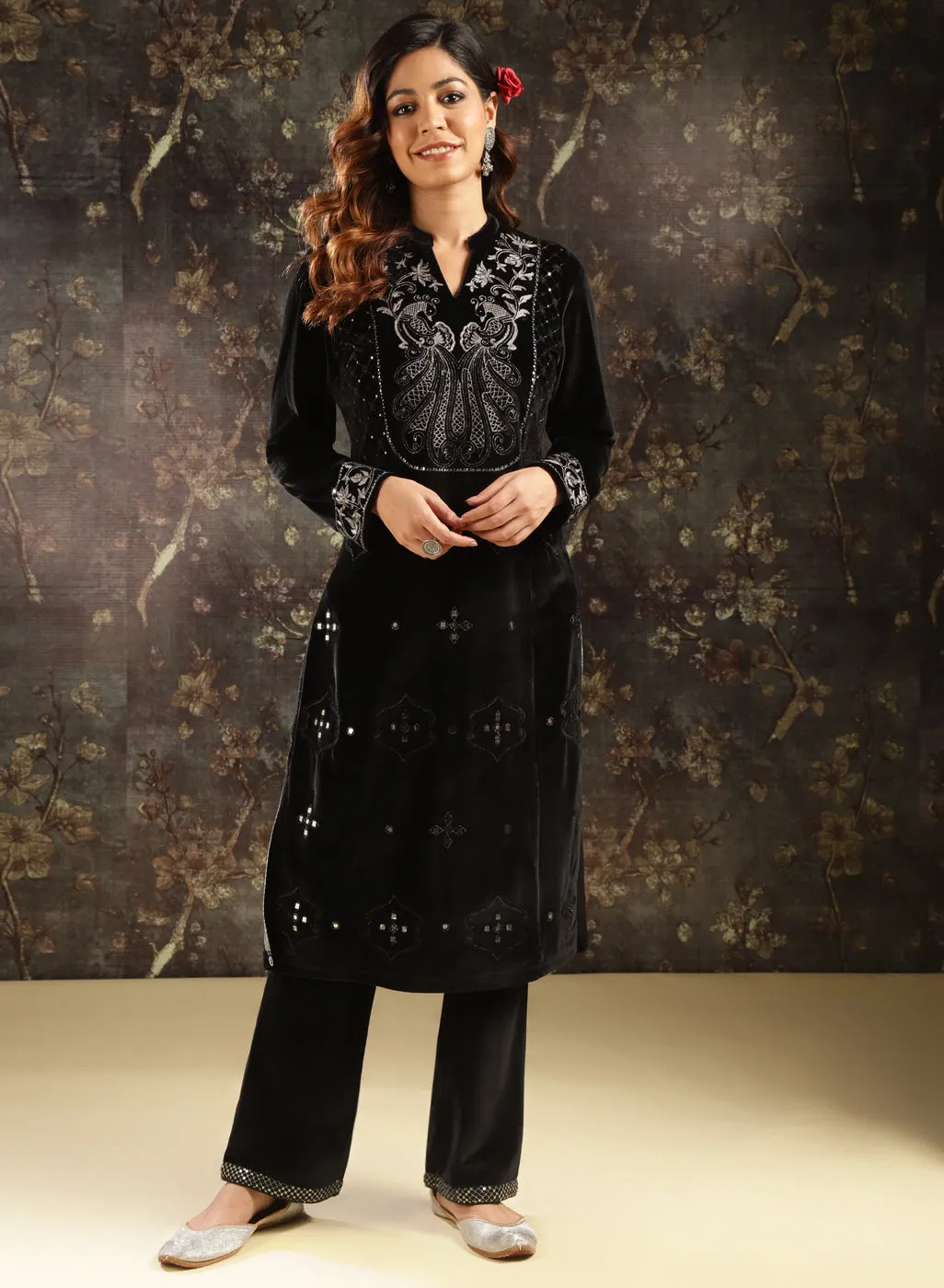 Black Embellished Party-wear Velvet Kurta Set