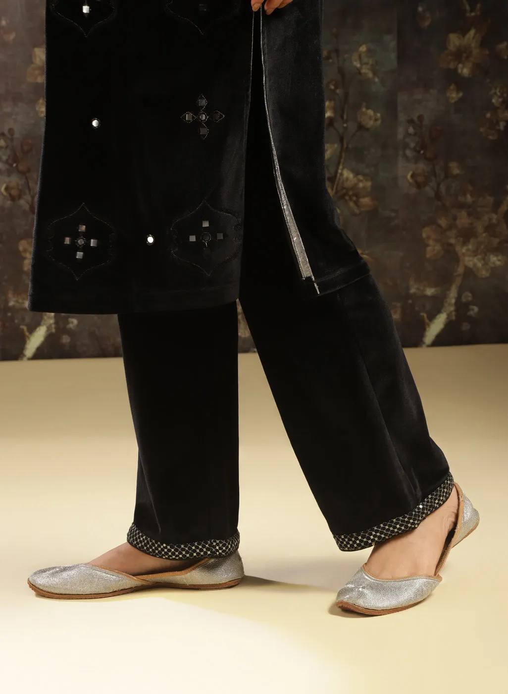 Black Embellished Party-wear Velvet Kurta Set