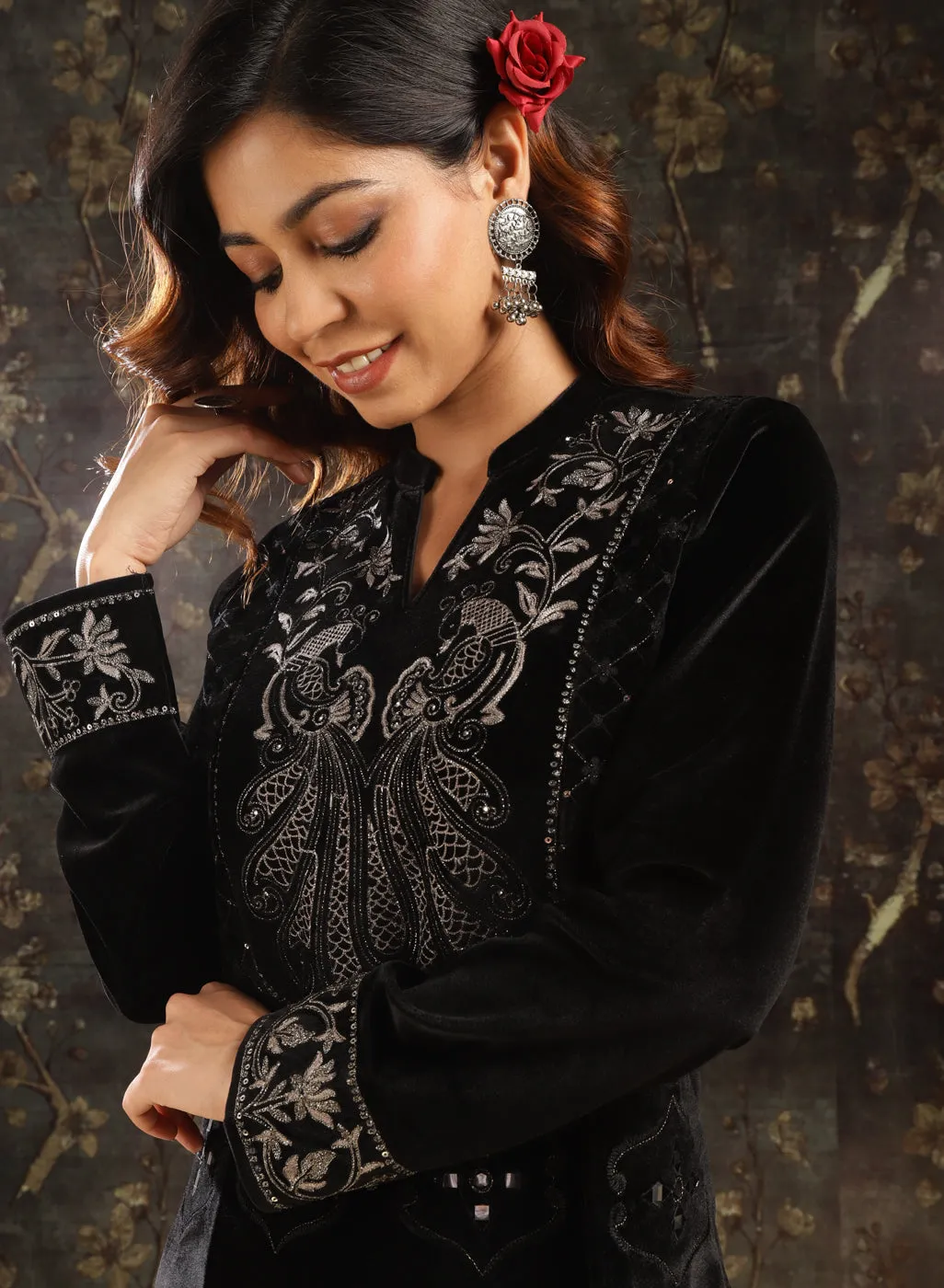 Black Embellished Party-wear Velvet Kurta Set