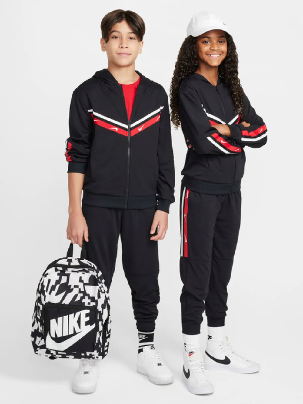 Felpa Nike Jr in acetato nero con cappuccio Club Poly FZ4906-010