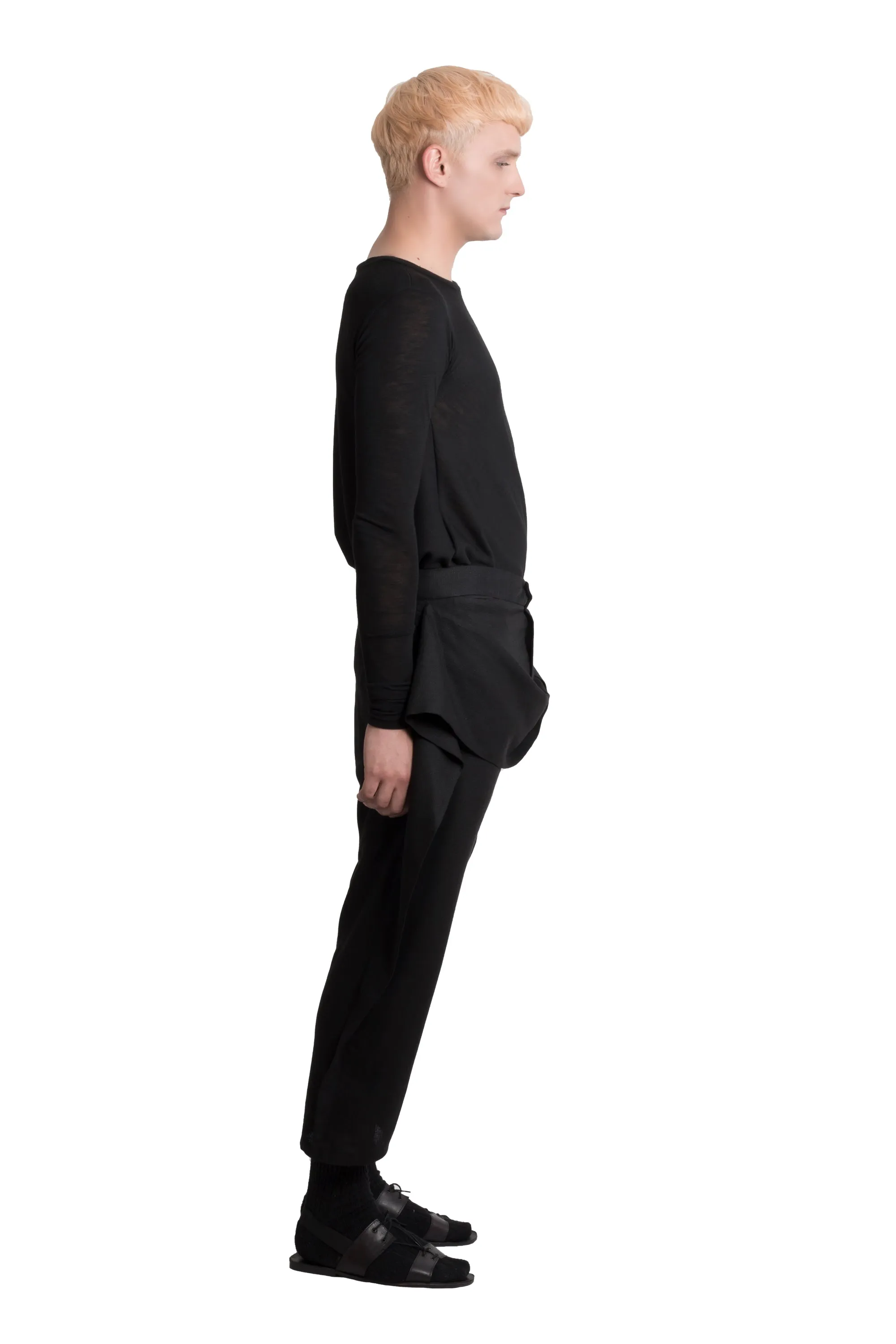 Flax trousers with a twirl