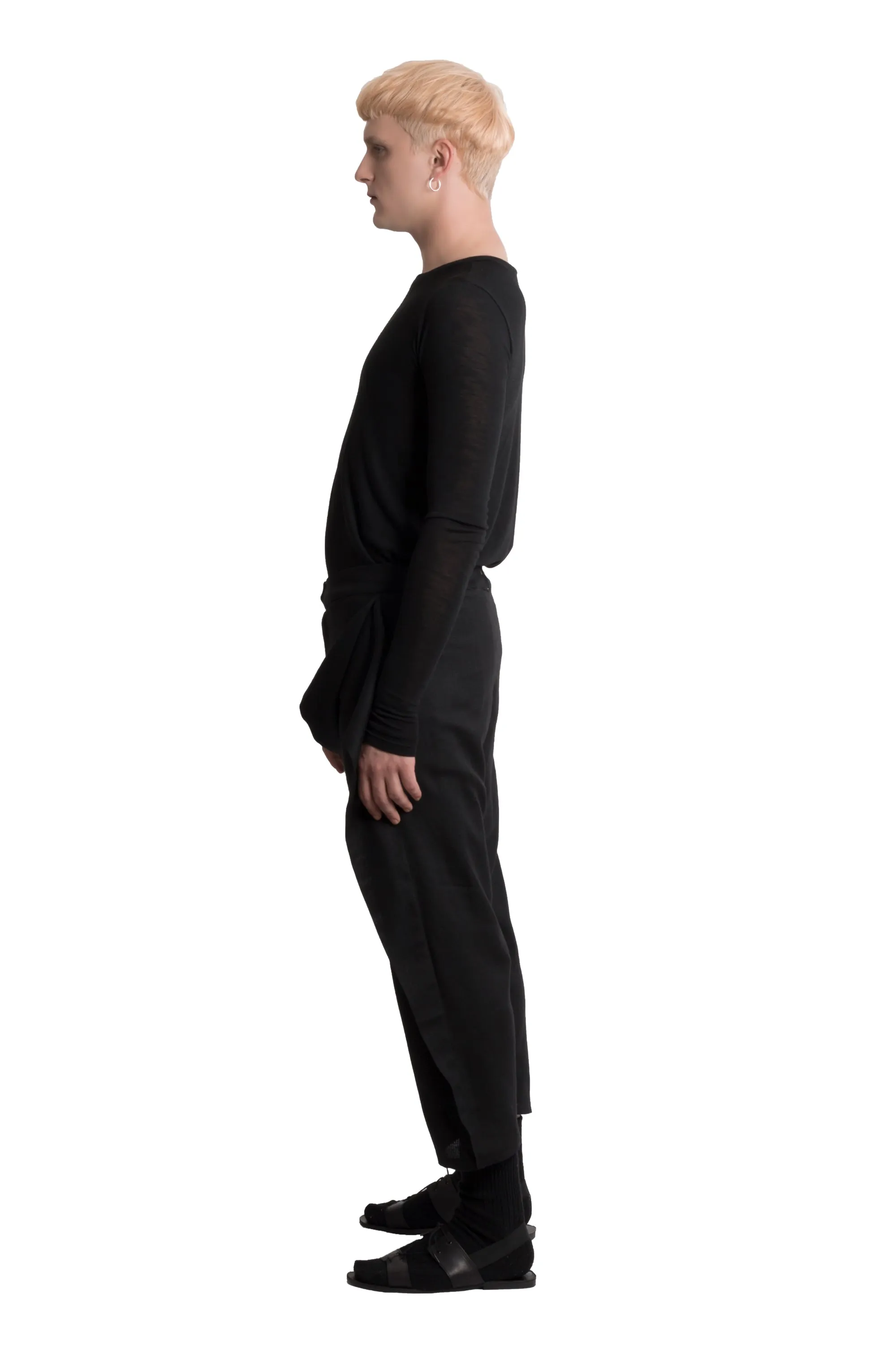 Flax trousers with a twirl
