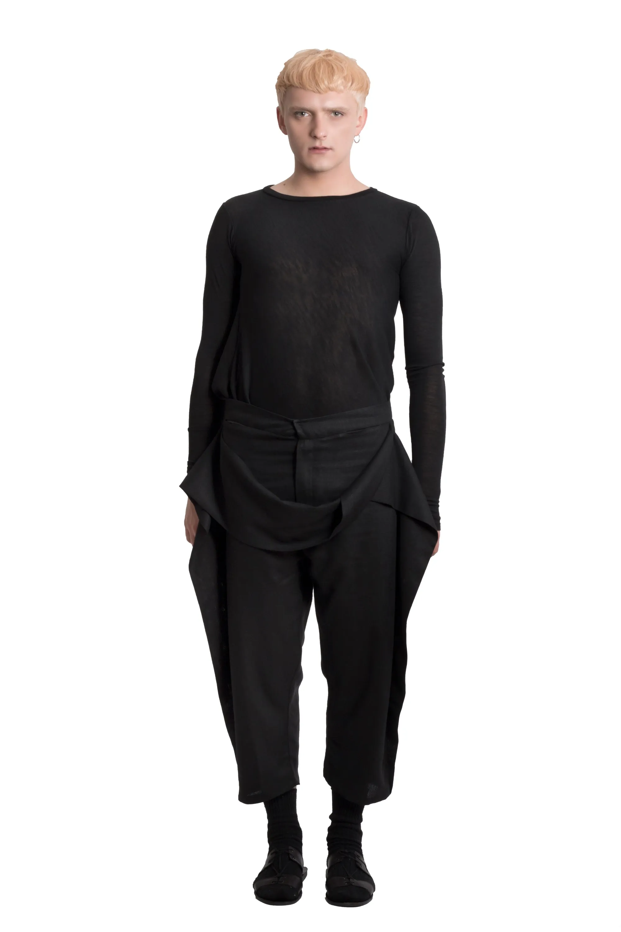 Flax trousers with a twirl