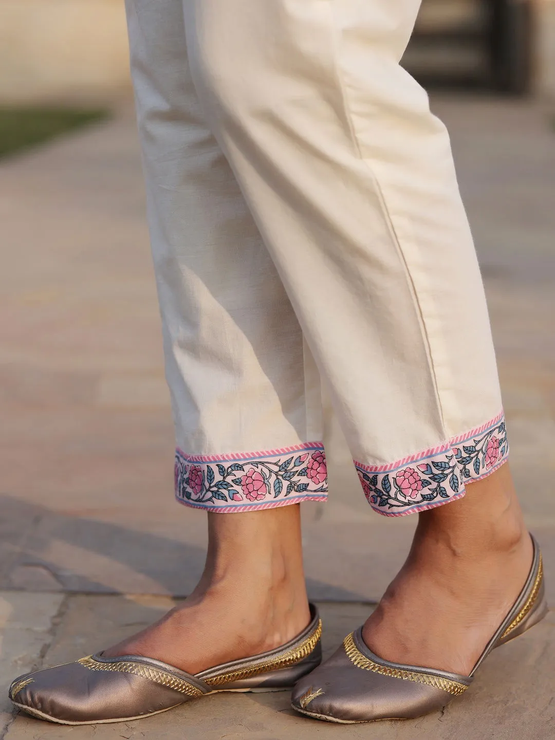 Juniper  Off-White Floral Printed Pure Cotton Lacy Kurta & Pants Set.