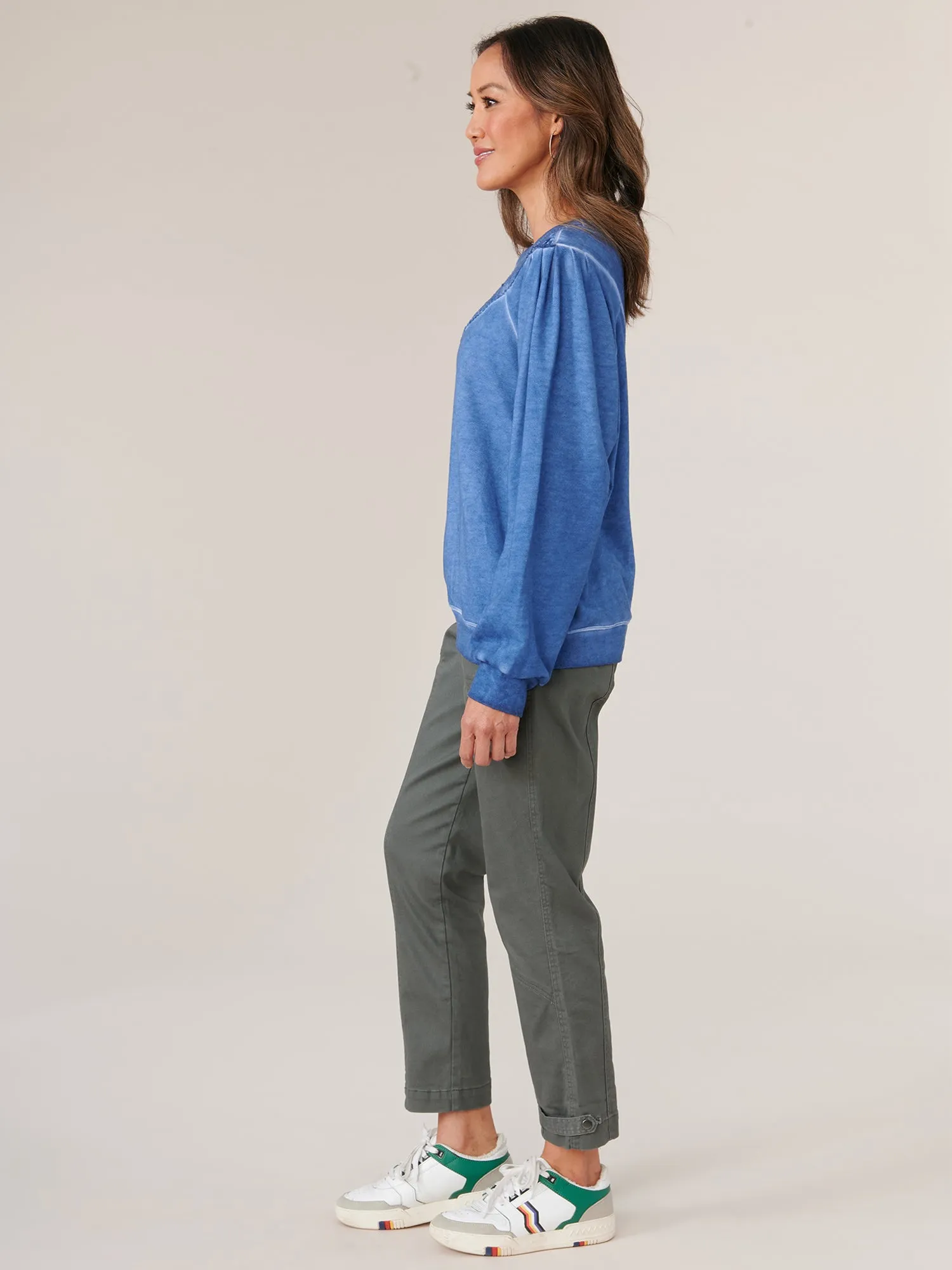 Long Blouson Puff Shoulder Sleeve Crew Neck Lace Applique Sweatshirt