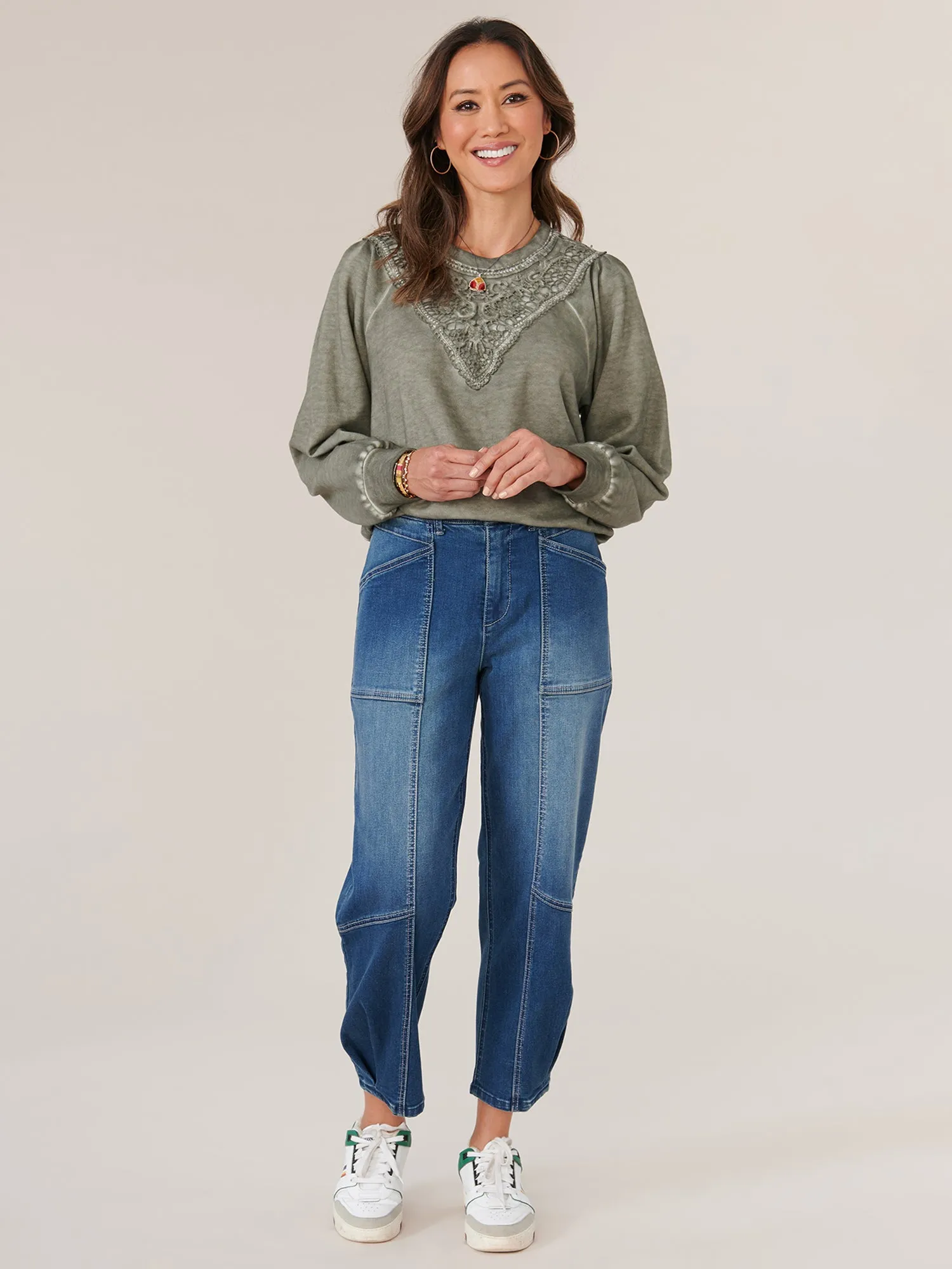 Long Blouson Puff Shoulder Sleeve Crew Neck Lace Applique Sweatshirt