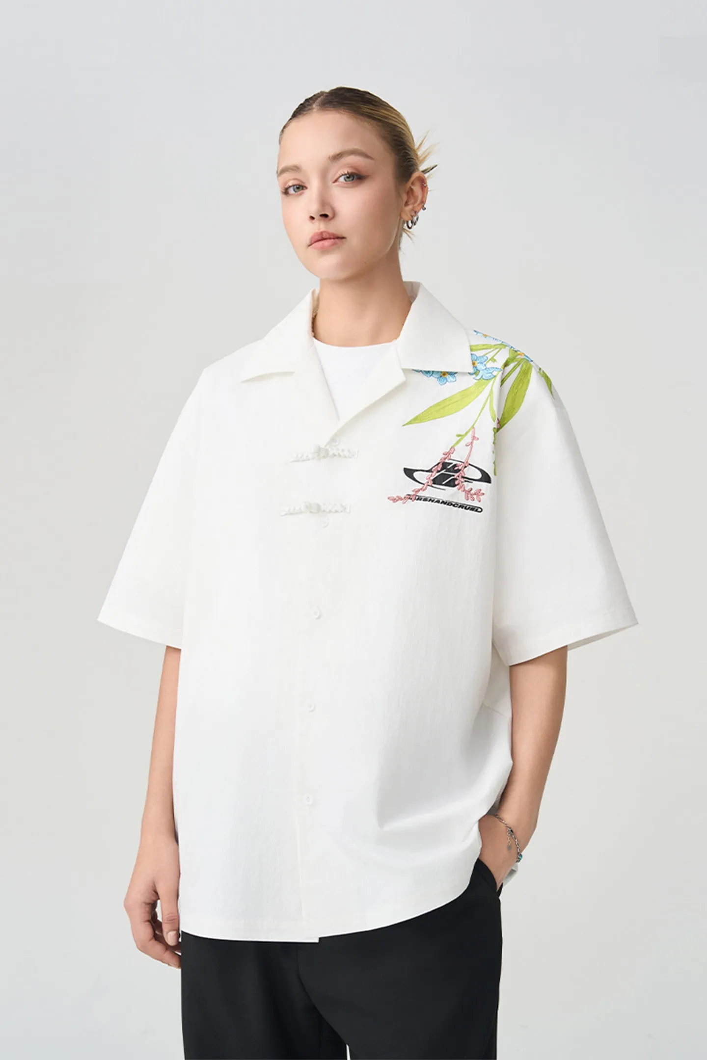 New Chinese Style Shoulder Floral Embroidery Print Short-Sleeved Shirt