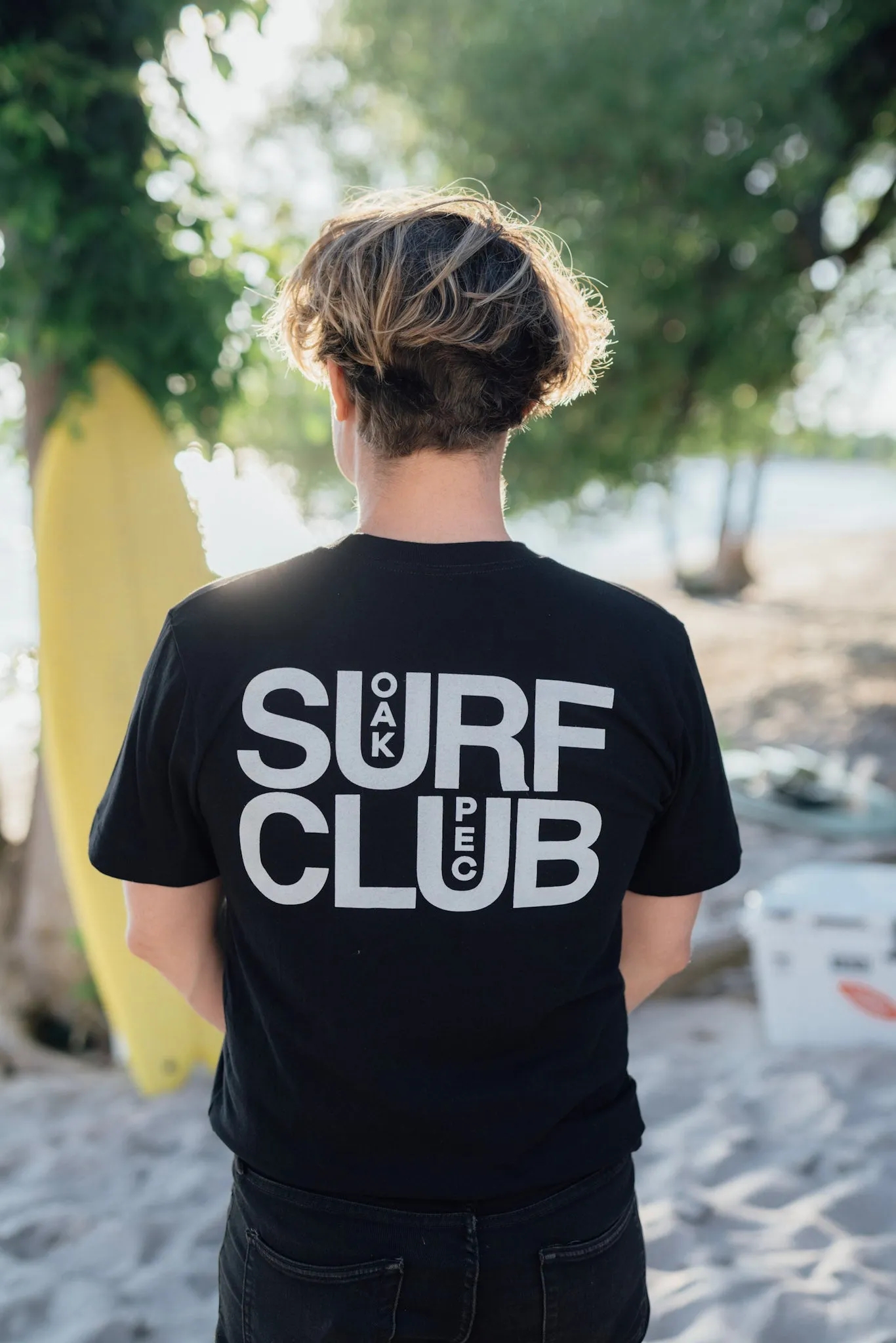 OAK SURF CLUB UNISEX PEC TEE - BLACK